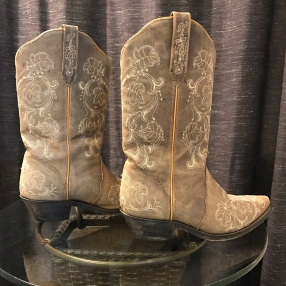 SOLD !!!Cowboy boots